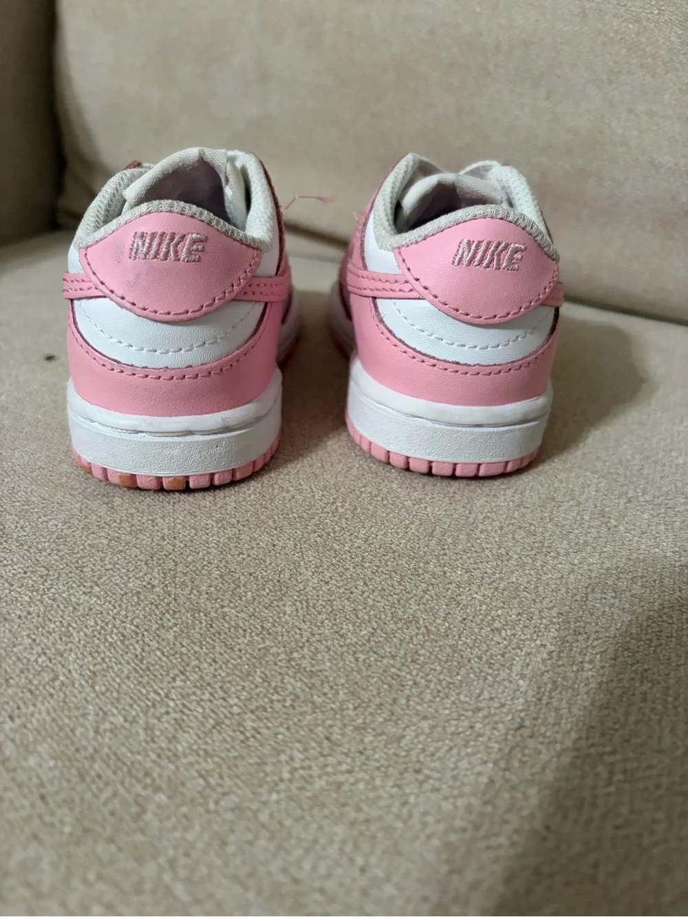 Nike Kids White and Pink Low-Top Sneakers